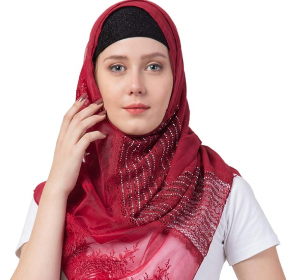Hijab Renda dengan Motif Berlian